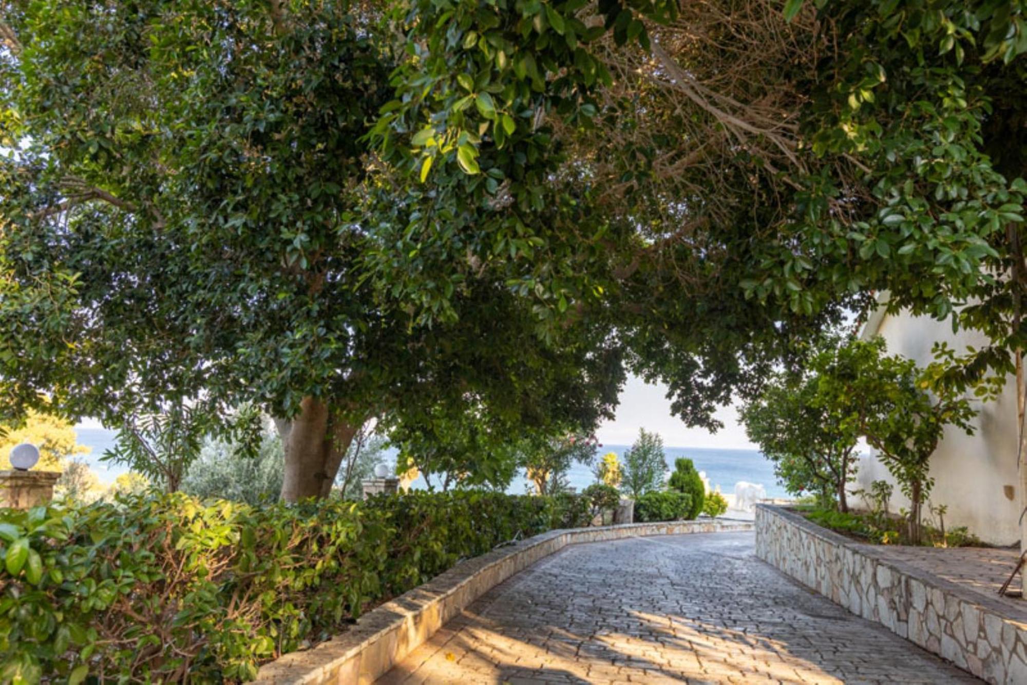 Готель Pansion Koroni L'Antic Екстер'єр фото