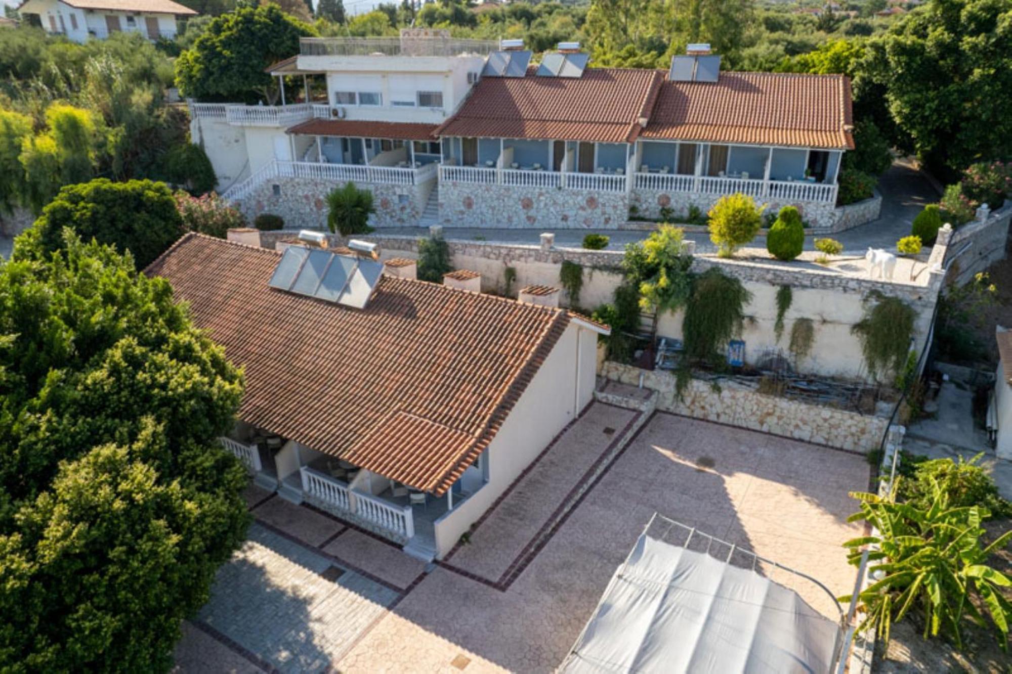 Готель Pansion Koroni L'Antic Екстер'єр фото