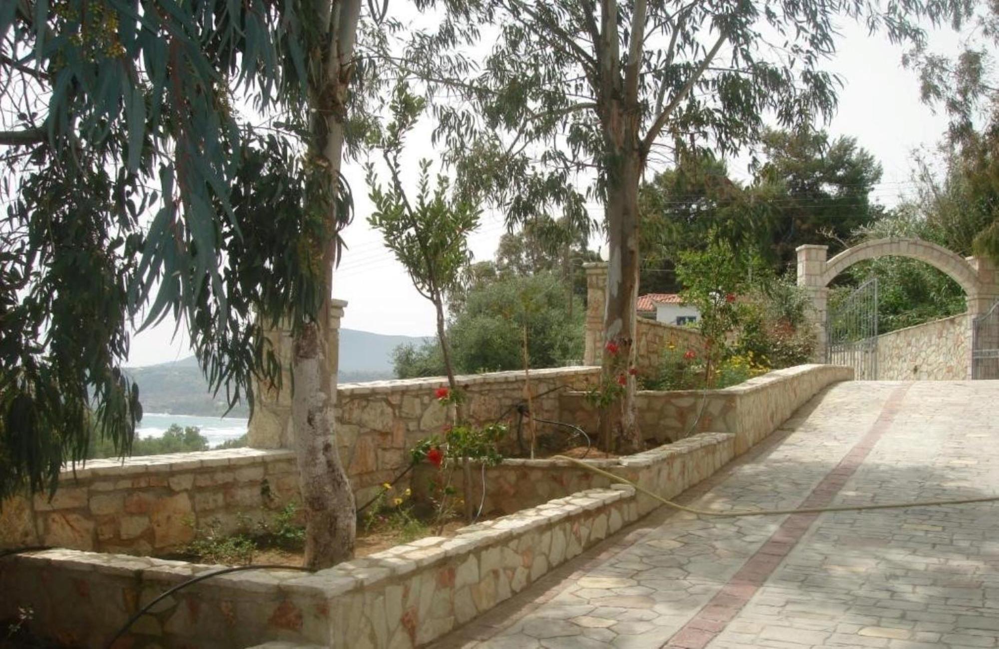 Готель Pansion Koroni L'Antic Екстер'єр фото