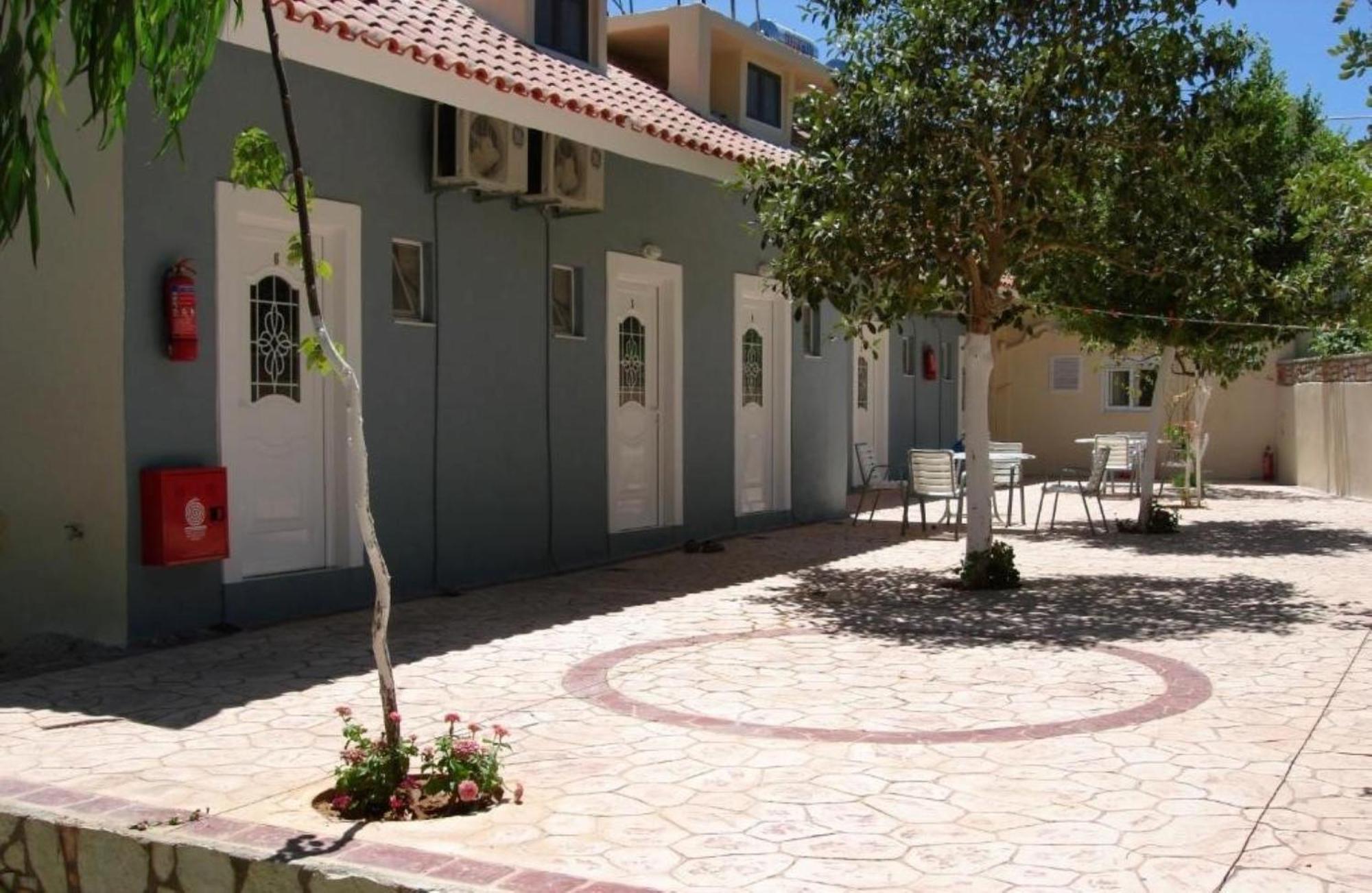 Готель Pansion Koroni L'Antic Екстер'єр фото