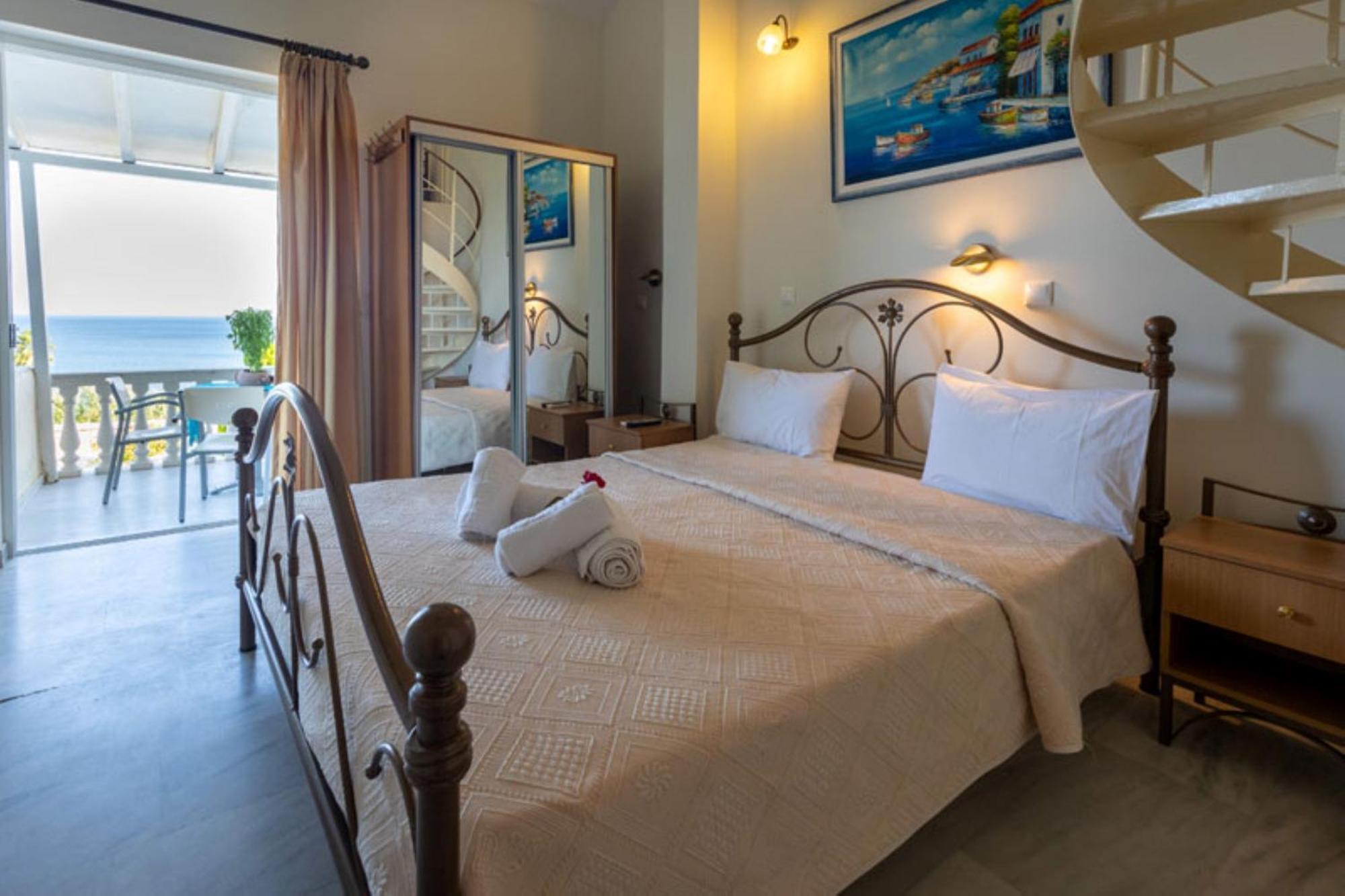 Готель Pansion Koroni L'Antic Екстер'єр фото